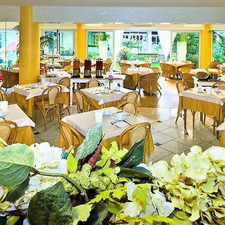 Montecarlo מלון 4*