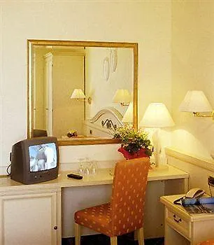 Montecarlo מלון 4*