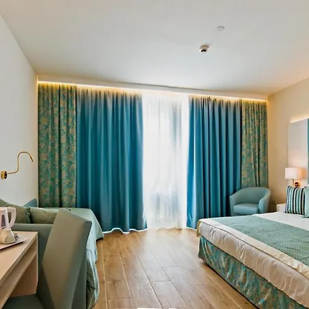 Hotel Montecarlo 4*