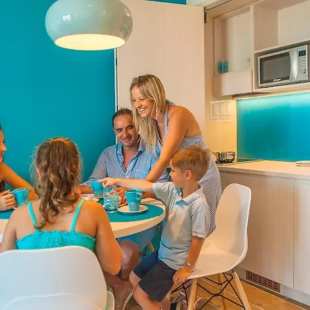 מלון Montecarlo 4*