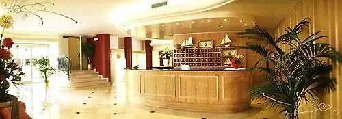 ホテル Montecarlo 4*