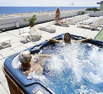 Отель Montecarlo Бибионе
