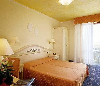 Отель Montecarlo